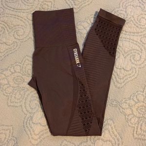 Gym shark leggings